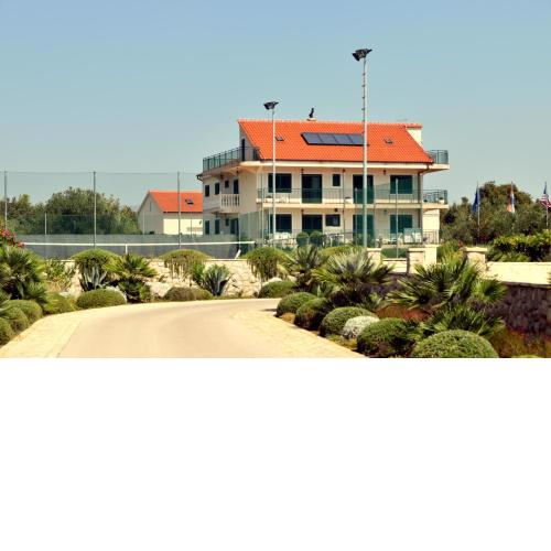 Americana Luxury Apartments