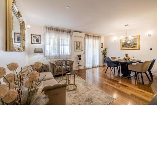 Amigo 2-Bedroom Luxury Suite - Balcony & Seaview