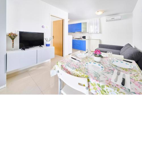 Anna Apartments
