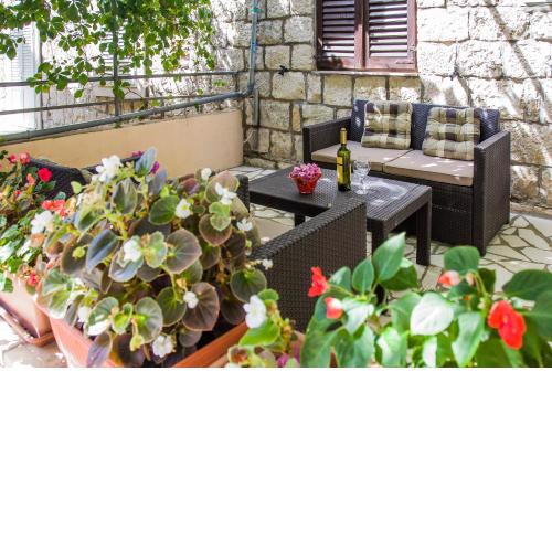 Ante Apartments