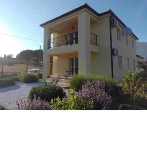 Antonio Solimar Apartments