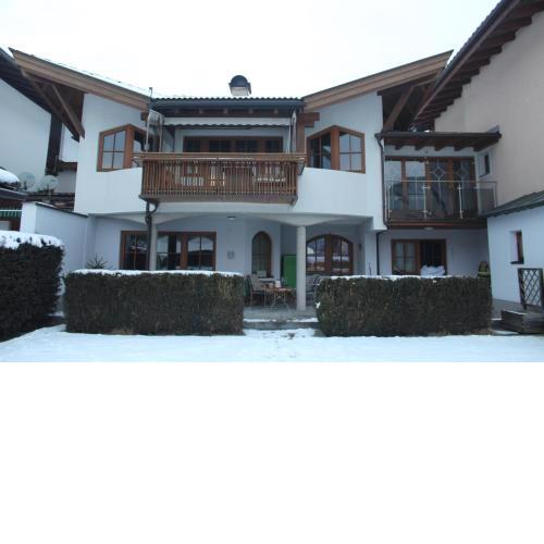 Apart 105