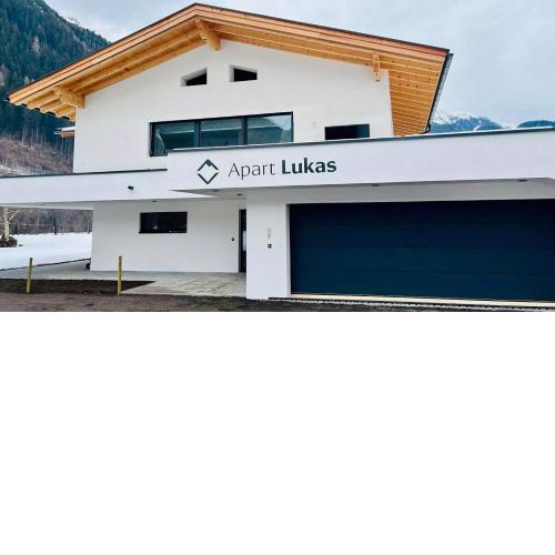 Apart Lukas