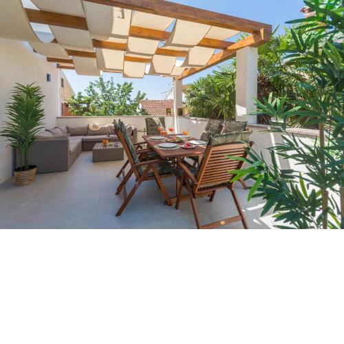 Apartement Radovan 3 mit Meerblick in Strandnähe
