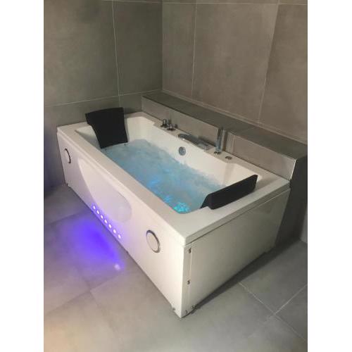 Apartmán 3KK 80 m2 s vířivkou a saunou