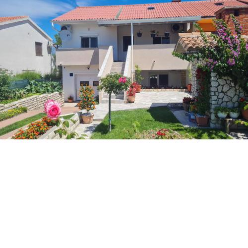 Apartman "Flower Garden"