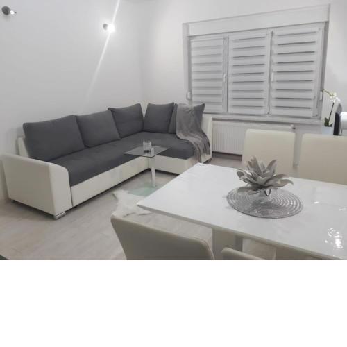 Apartman Kristina - Self check in & check out