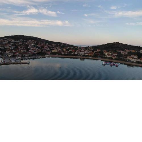 Apartman Mana, Murter