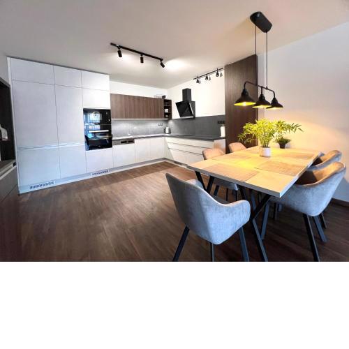 Apartmán Manhattan s terasou v centre mesta