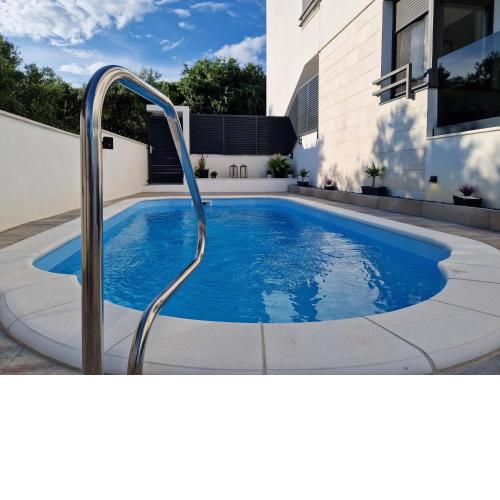 Apartman Marčelina 1 with private pool