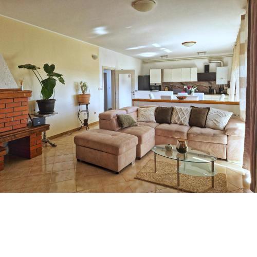 APARTMAN MARE-PEROJ