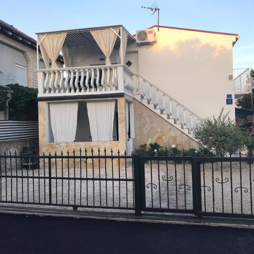 Apartman Mira