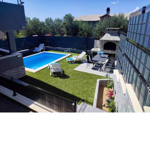 Apartman M&S s bazenom