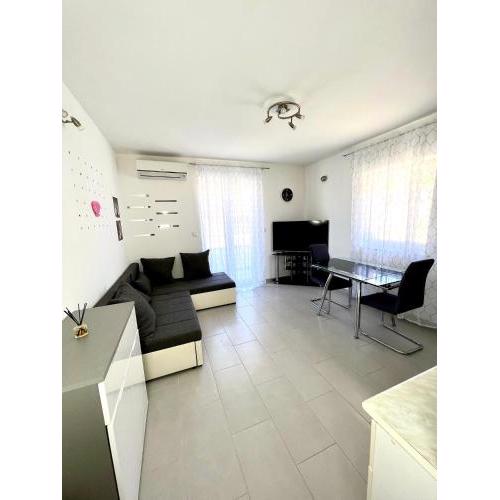 Apartman Solin 3, parking