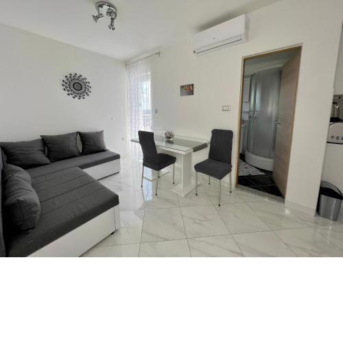 Apartman Solin 4, parking