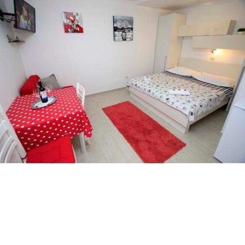 APARTMANI IVONA & IVO