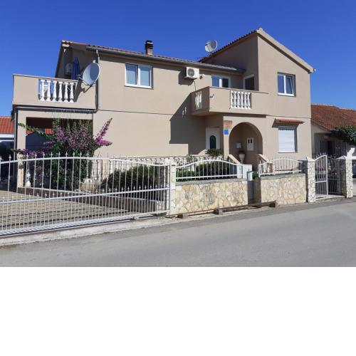 Apartmani Sanda i Leo