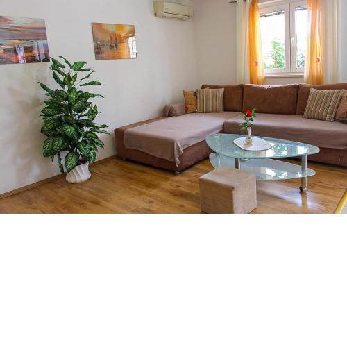 Apartmani Tina