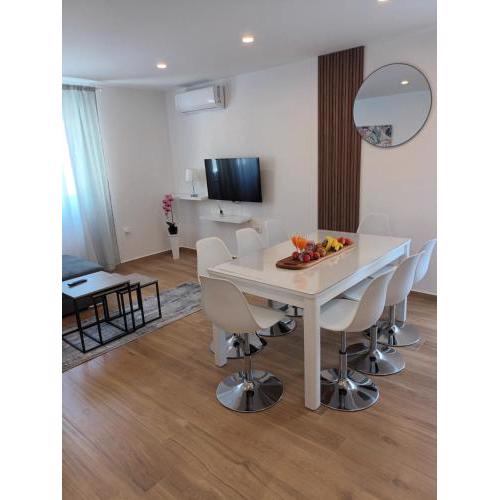 Apartmani Tolj