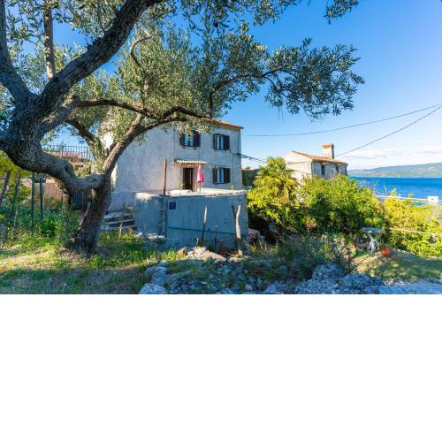Apartmani Valun1