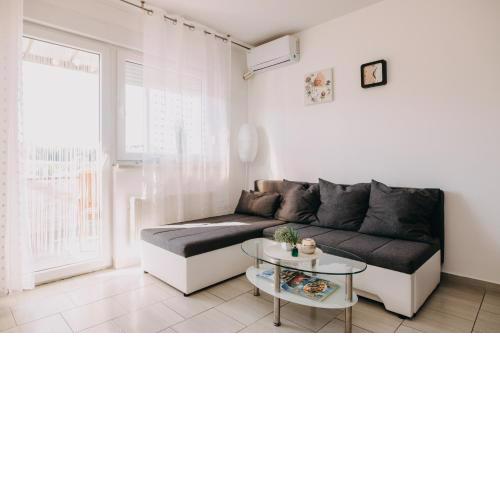 Apartment 10
