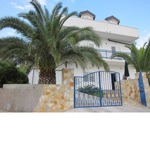 Apartment 2 Palme