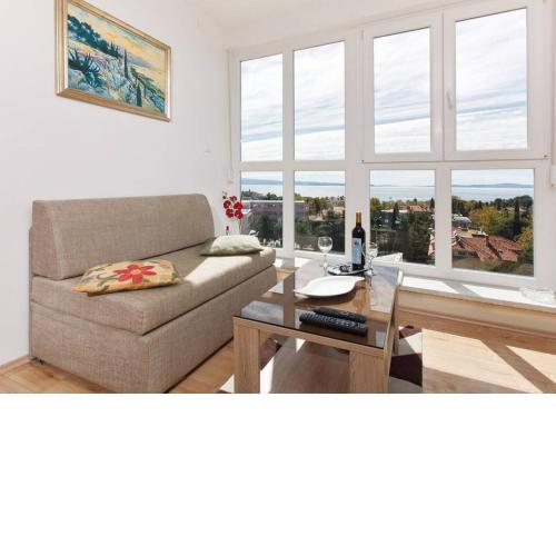 Apartment 28