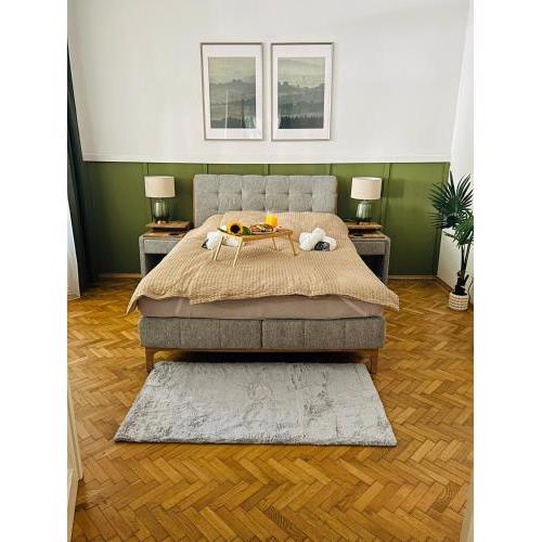 Apartment 5 min Schönbrunn Gloriette, Direct to City Center, Free Parking