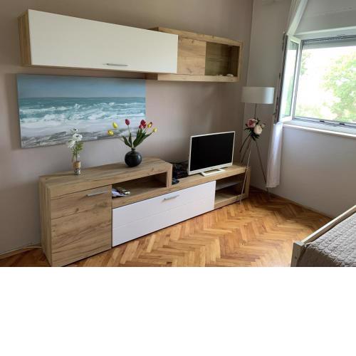 Apartment 877-1