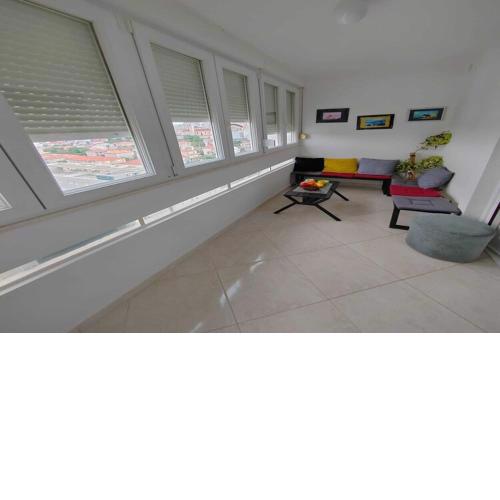 Apartment Alba - Three Bedroom Apartment with Loggia