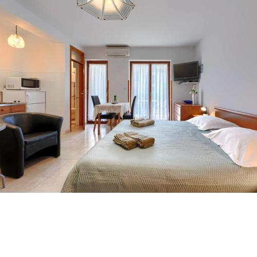 Apartment Alba-3 by Interhome