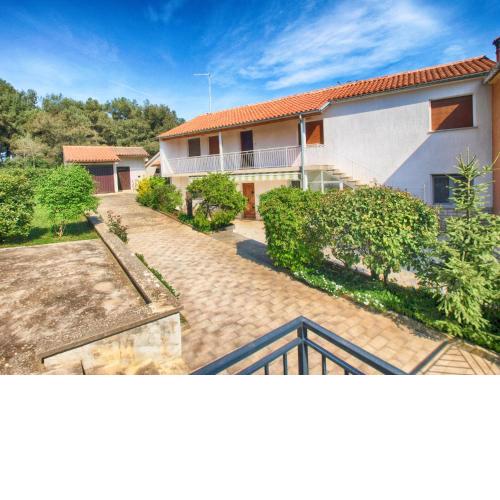 Apartment Alma 1600