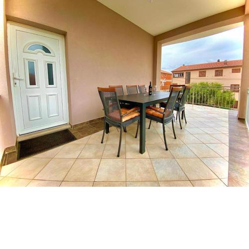 Apartment ANA B