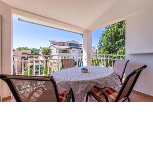 Apartment Ana with Terrace & Pet-friendly
