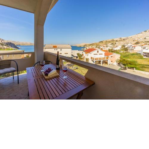 Apartment and Room Bacic