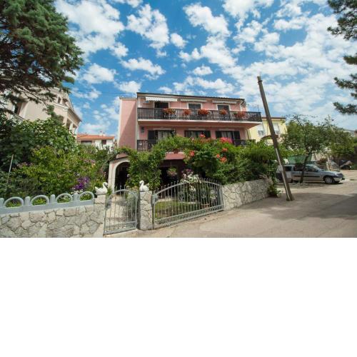 Apartment and Room Marica