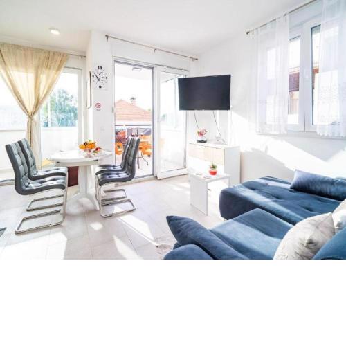 Apartment Anka - One Bedroom Apartment with Terrace
