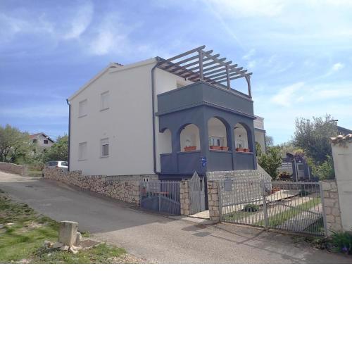 Apartment Anna in Maslenica, near Zadar, with sea view