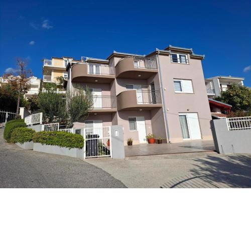 Apartment Ante
