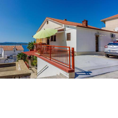 Apartment Antic S