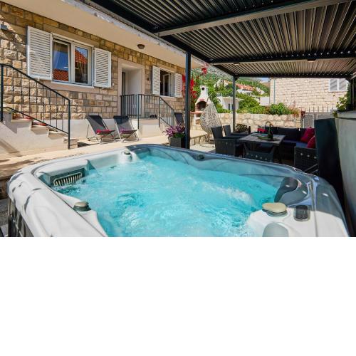Apartment Aqua Dream - Private Jacuzzi, Wood BBQ , Terrace , Ground floor