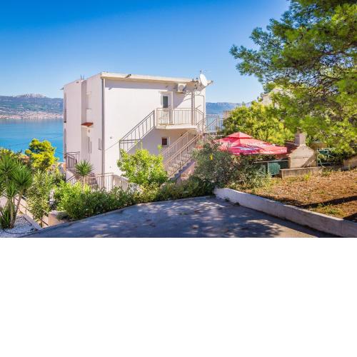 Apartment Arbanija 7543a