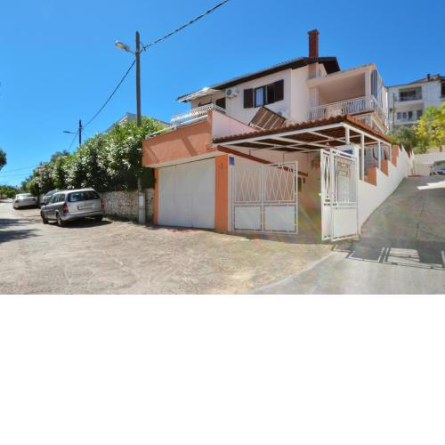 Apartment Arbanija 8651d