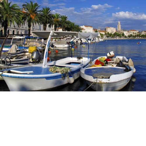 Apartment Aspalathos Centar - City center, a few minutes' walking distance to the UNESCO Palace, parking lot in front of the apartment