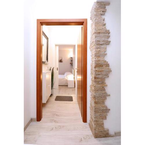 Apartment B&J Very Near Center of Town (Riva)