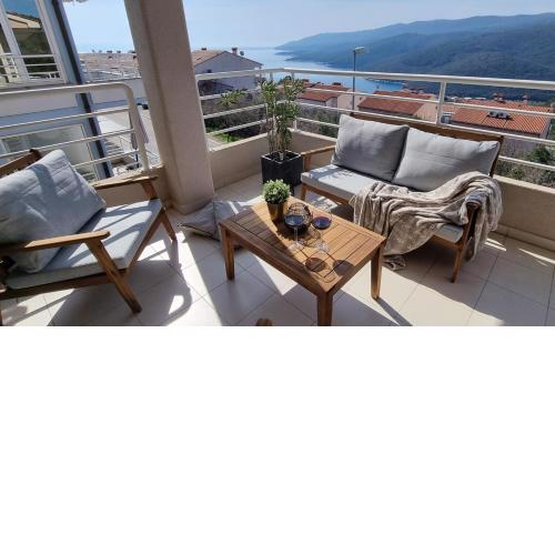 Apartment Cami -Stylish apartment with a beautiful seaview