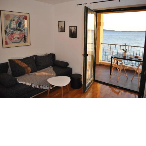Apartment Cinthija mit Balkon direkt am Strand