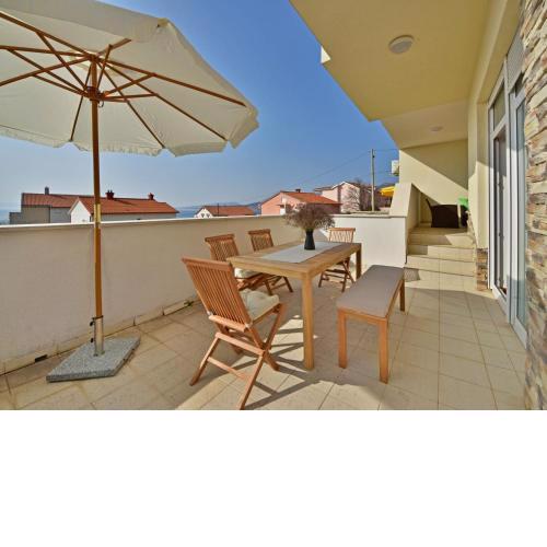Apartment Cvit 2 by Interhome