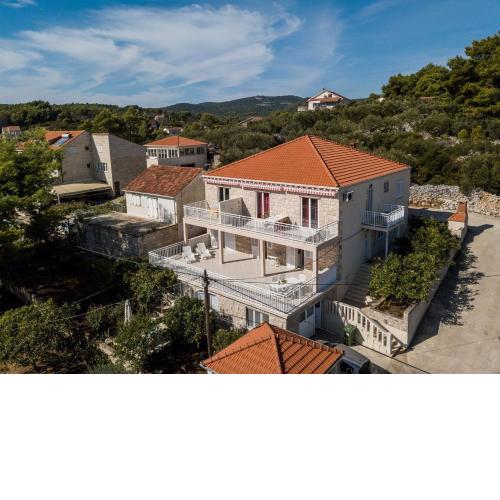 Apartment Dado