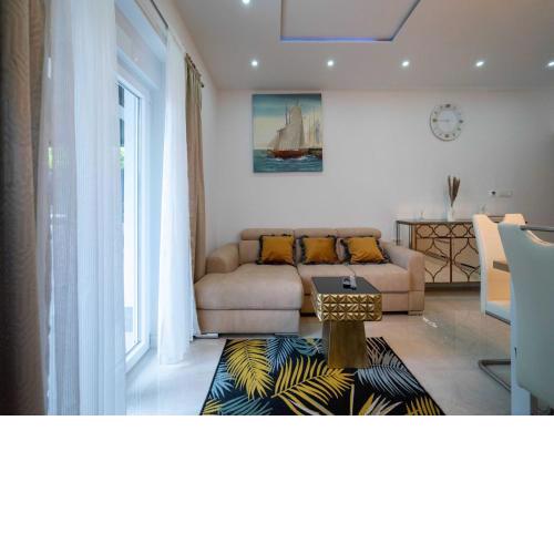 Apartment del Alma with Hot Tub
